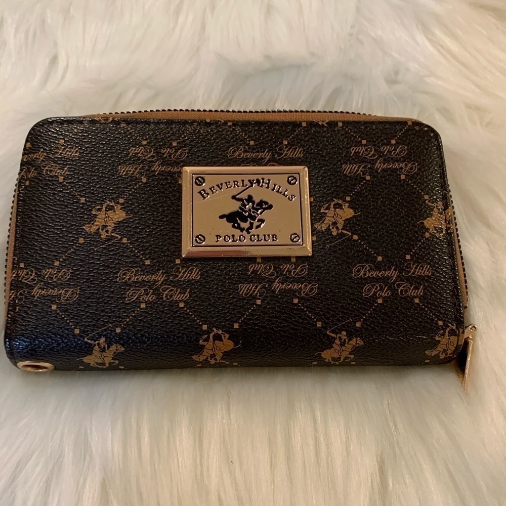Beverly Hills Polo Club Leather Zip Wallet. NWOT.​​​​​​​​​​​​​​​​​​​​